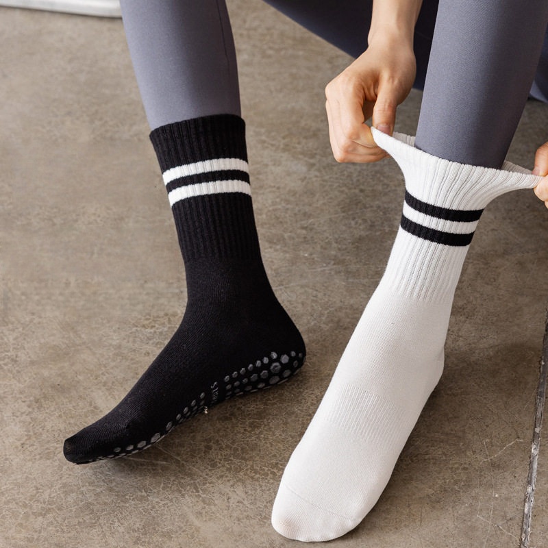 Women Non Slip Yoga Socks, Gri - Yoga Fitness Outfit recensione e prezzo